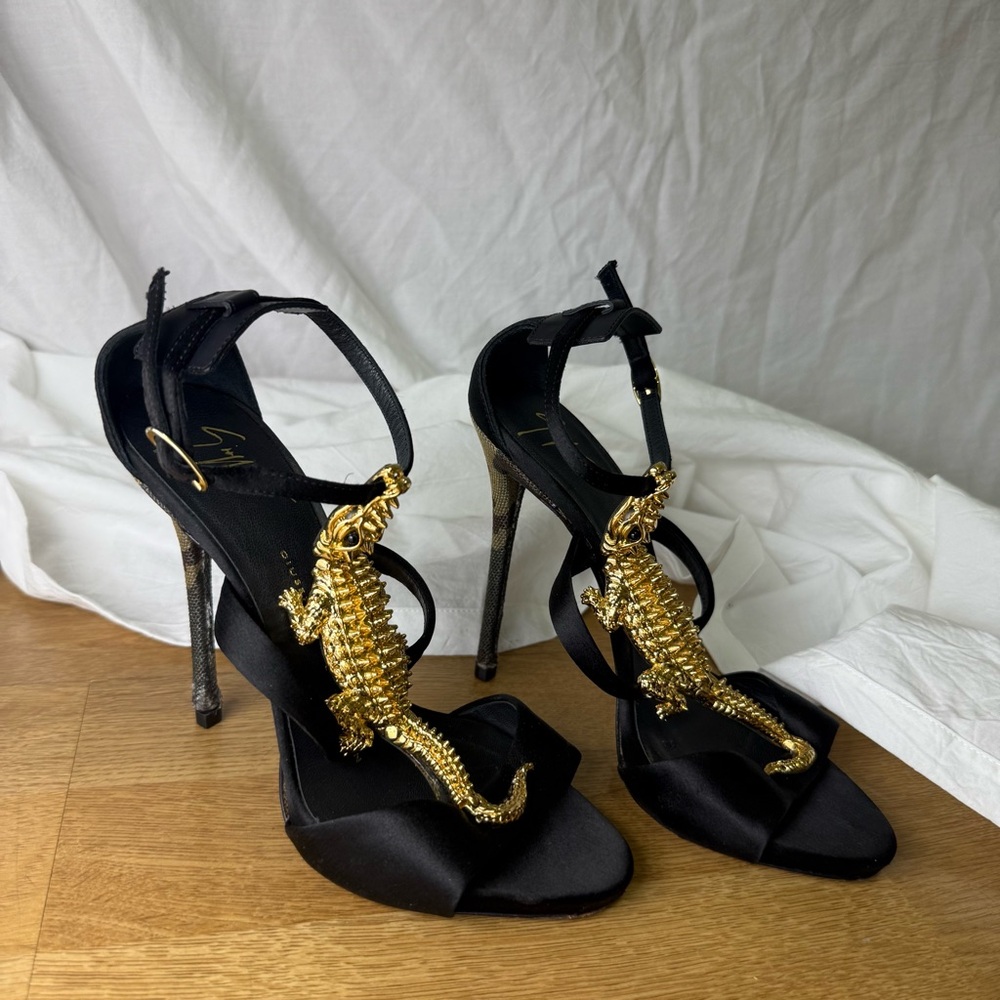 Vintage Giuseppe Zanotti Alligator Heels - Picture 5 of 7